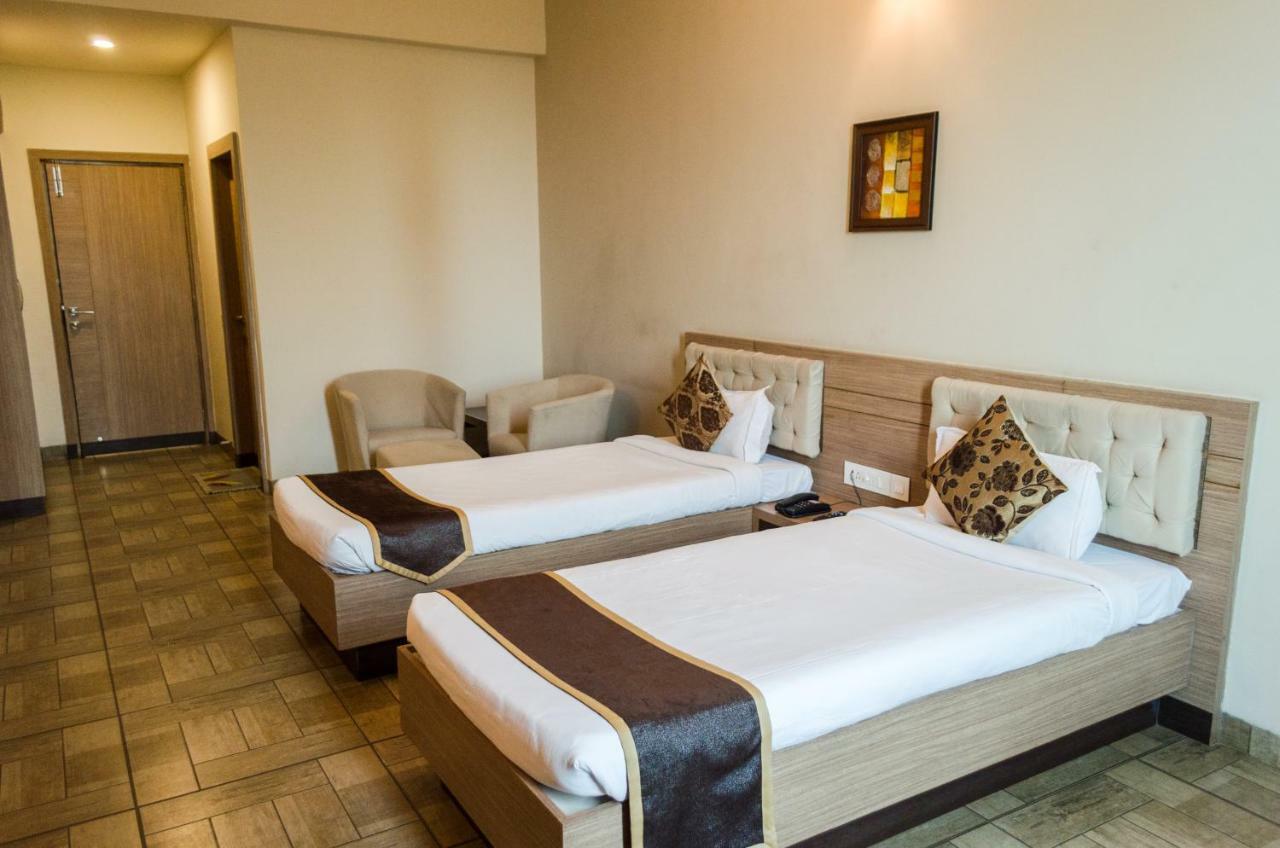 Hotel Genista Inn Ráncsí Kültér fotó